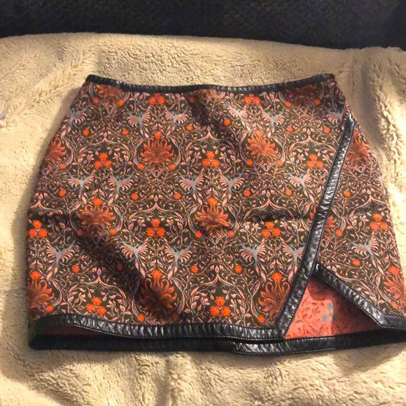 Express Mini Skirt - Picture 1 of 5